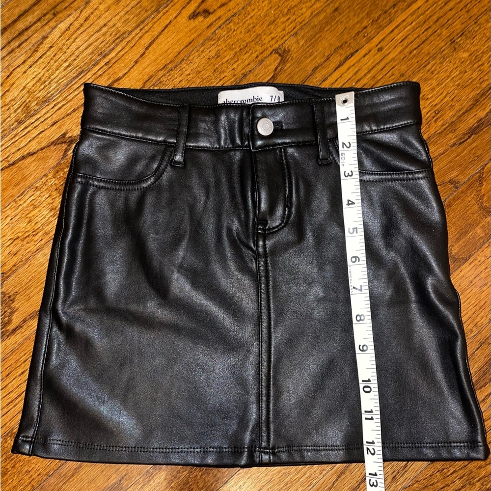 Abercrombie Kids Black Faux Leather Mini Skirt - Picture 3 of 5